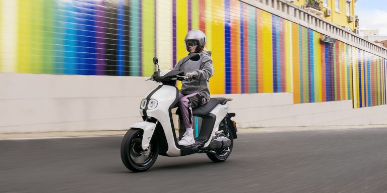 Electric Vehicles : Yamaha Neo E-Scooter Launched