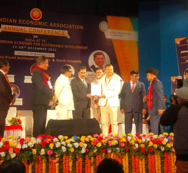 प्रो. ब्रह्मानंद एकेडमिक एक्सीलेंस अवार्ड मिला एलएस कॉलेज के अतिथि प्राध्यापक डॉ. प्रदीप कुमार को