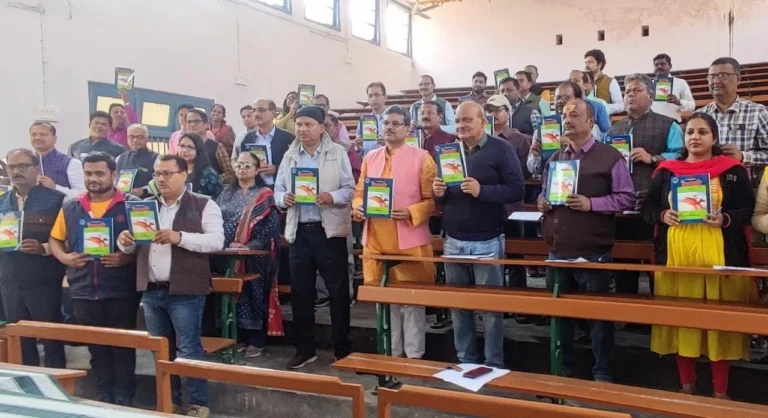 वार्षिक पत्रिका वैशाली से लंगट सिंह कॉलेज के शिक्षकों, छात्रों की सृजनात्मक क्षमता के विकास में मदद मिलेगी- प्रो. ओमप्रकाश राय