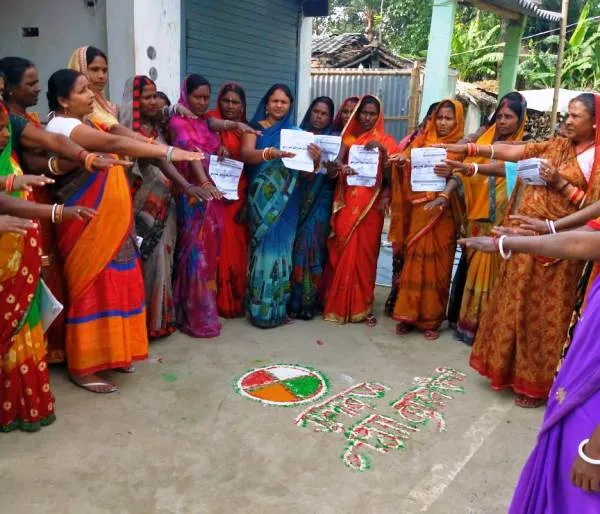 title Muzaffarpur News Jeevika didi Prabhat Pheri in Muzaffarpur
