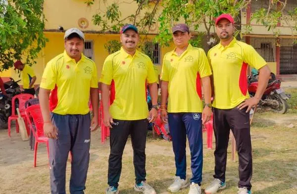 title Muzaffarpur Cricket League Bablu Eleven Yellow Jersey Chandan Rahul Dyna Tinku