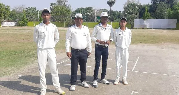title Randhir Verma Cricket Trophy Umpires with Captains in Randhir Verma Cricket Trophy