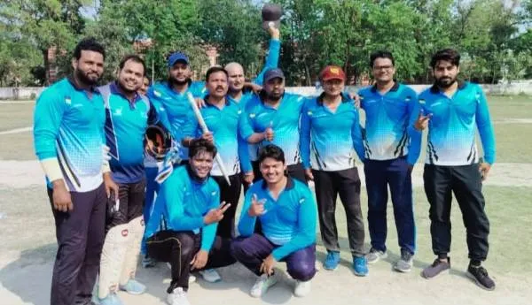 title Muzaffarpur Cricket League फ्रेंड्स एकादश के सभी खिलाड़ी के शानदार प्रदर्शन से फ्रेंड्स एकादश विजयी