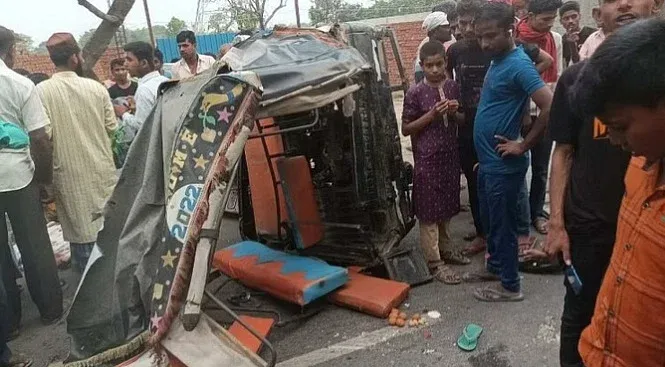 title Arwal Truck-Auto Accident sitamarhi accident symbolic image