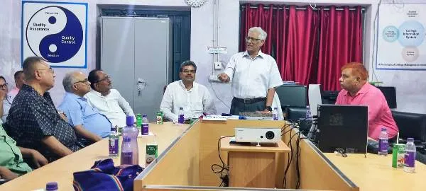 कार्यक्रम की अध्यक्षता -पूर्व कुलपति प्रो रिपूसूदन श्रीवास्तव