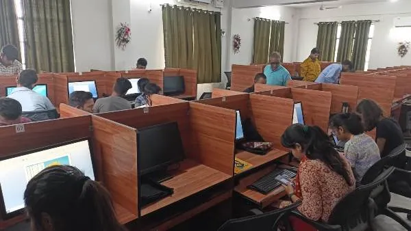 title muzaffarpur news एलएस कॉलेज पत्रकारिता विभाग में कंप्यूटर लैब की शुरुआत