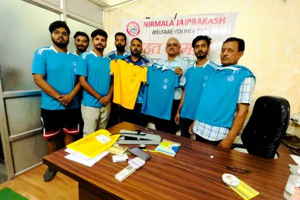 title muzaffarpur sports news बिहार टारगेटबॉल टीम को कीट उपलब्ध कराया गया जयप्रकाश वेलफेयर फाउंडेशन की ओर से