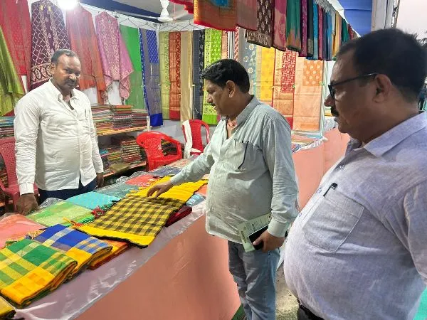 title PM FME Yojna Muzaffarpur Khadi Mela
