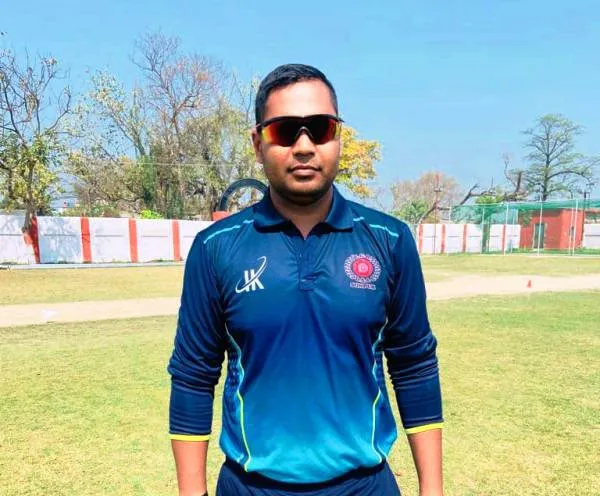 title Muzaffarpur District Cricket League पवन को उनके शानदार बल्लेबाजी के लिए मैन ऑफ द मैच प्रदान किया गया.