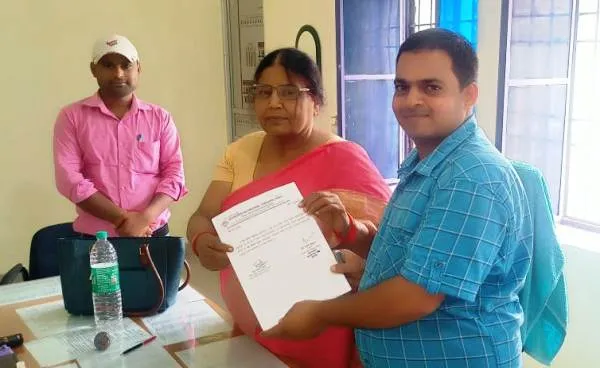 title Muzaffarpur News महाविद्यालय के प्राचार्य डॉ. शकुंतला कुमारी ने डॉ. विकास कुमार को पदभार ग्रहण कराते हुए