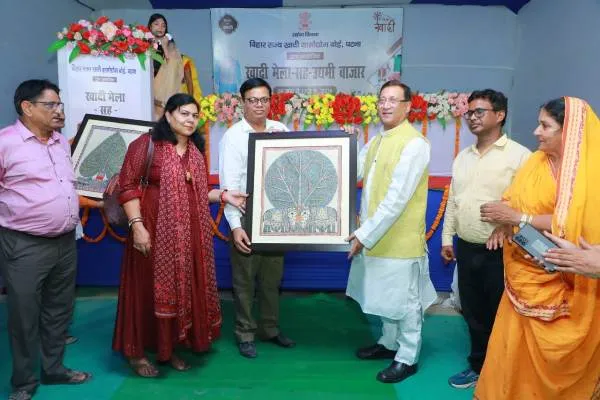  बिहार राज्य खादी एवं ग्रामोद्योग बोर्ड द्वारा खादी मेला लगाया गया