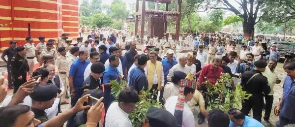 title Governor of Bihar Mr. Rajendra Vishwanath Arlekar Bihar Governor Mr. Rajendra Vishwanath Arlekar in campus