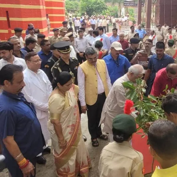 title Governor of Bihar Mr. Rajendra Vishwanath Arlekar Bihar Governor Mr. Rajendra Vishwanath Arlekar in campus with Principal Prof O.P.Rai