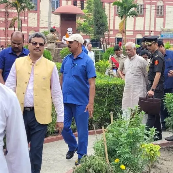 title Governor of Bihar Mr. Rajendra Vishwanath Arlekar Bihar Governor Mr. Rajendra Vishwanath Arlekar in campus with Principal Prof O.P.Rai