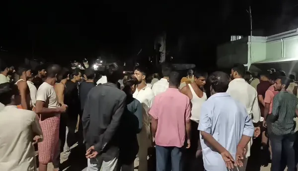 title Muzaffarpur Murder News Muzaffarpur Murder News इस घर में हत्या की वारदात हुई है जो एक वकील का बताया जा रहा है.