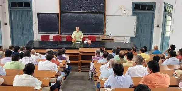 title L.S. College L.S. College में 10 प्वाइंट एजेंडा पर आम बैठक