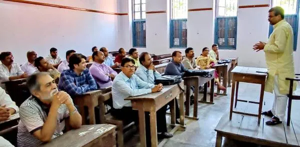 title Bihar University News Bihar University News पूर्व प्रति कुलपति प्रो रघुनाथ झा के निधन पर लंगट सिंह कालेज में शोक सभा
