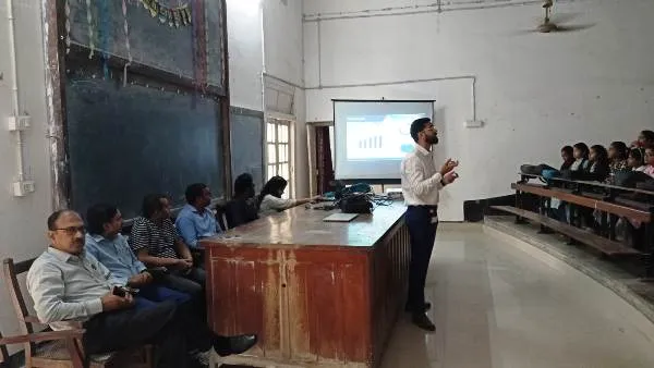 title Campus Placement Campus Placement आरडीएस कॉलेज में कैंपस प्लेसमेंट में 35 छात्रों का चयन