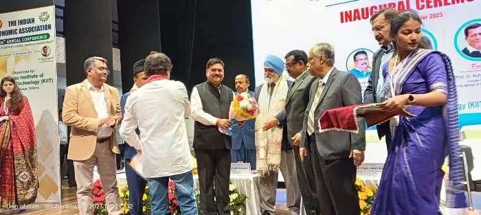 title Bihar University Bihar University News कुलसचिव डॉ संजय कुमार को मिला बेस्ट कंट्रोलर अवार्ड