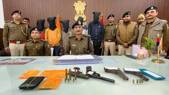 title Muzaffarpur Police Muzaffarpur Police ने एक योजनाबद्ध ऑपरेशन में 5 अपराधियों को गिरफ्तार किया: हथियार और गोला-बारूद जब्त किया