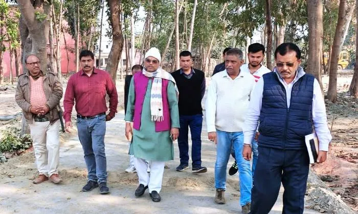 LS College सड़क निर्माण 