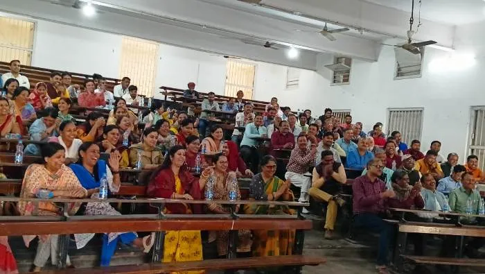 title RDS College RDS College में प्राचार्य डॉ अनीता सिंह की अध्यक्षता में स्टाफ काउंसिल की बैठक