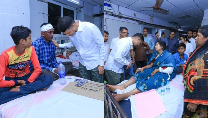 title Odisha Bus Accident Odisha Bus Accident पुल से नीचे गिरी बस, 5 लोगों की मौत और 40 घायल