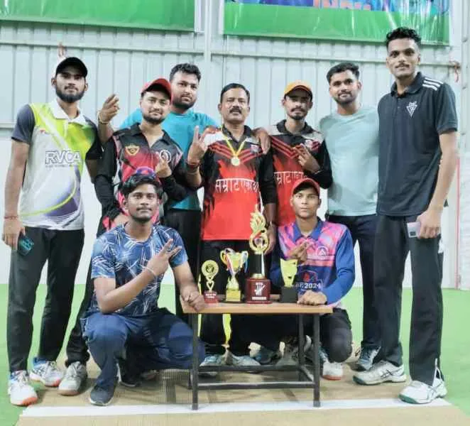 title MTA BOX CRICKET सम्राट लिजेंड एकादश MTA BOX CRICKET नौक आऊट ट्रौफी चैंपियन, समीर सम्राट प्लेयर औफ द टूर्नामेंट।