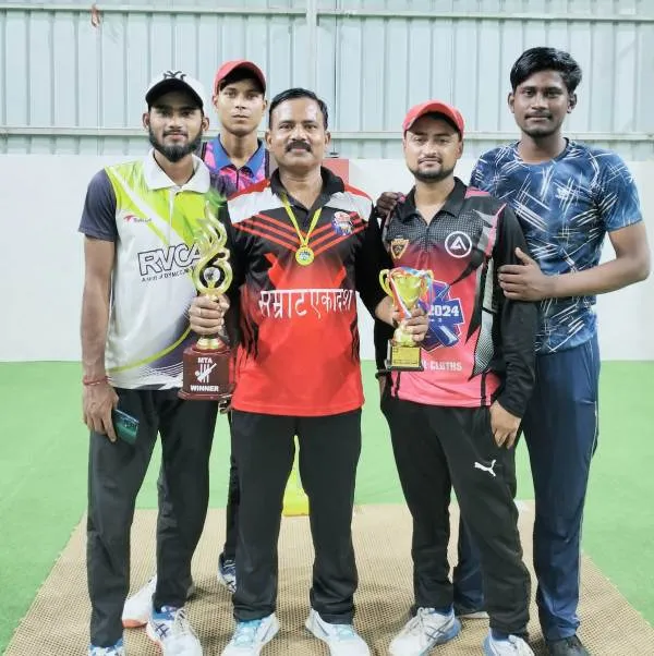 title MTA BOX CRICKET सम्राट लिजेंड एकादश MTA BOX CRICKET नौक आऊट ट्रौफी चैंपियन, समीर सम्राट प्लेयर औफ द टूर्नामेंट।