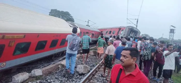 title Howrah Mumbai Express Derailment Howrah Mumbai Express Derailment