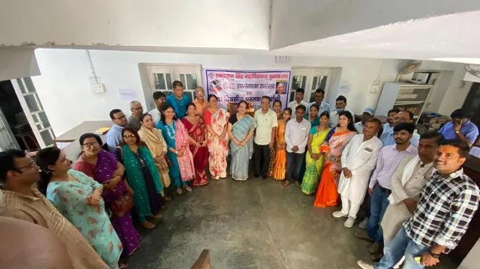 title RDS College RDS College के पुस्तकालय भवन में पुस्तकालय जगत के जनक डॉ एस आर रंगनाथन जन्मोत्सव सह दो दिवसीय पुस्तक प्रदर्शनी का आयोजन किया गया।