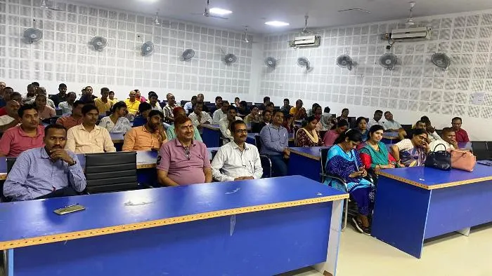 RDS College में डॉ संजय कुमार सुमन के सीनेट सदस्य चुने जाने पर सम्मान समारोह का आयोजन