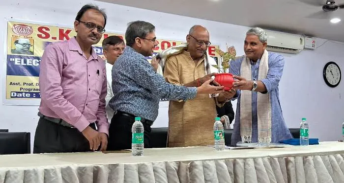 SK J Law College एक राष्ट्र एक चुनाव विषय पर सेमिनार का आयोजन