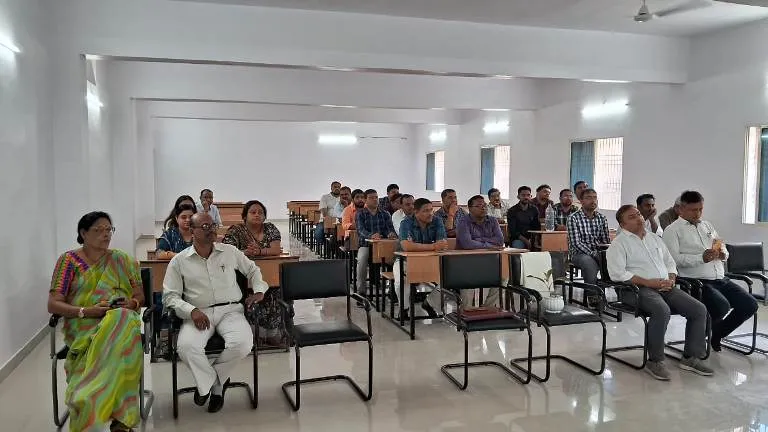 title SKJ Law College SKJ Law College में शिक्षक कक्षा में 'शिक्षा, शिक्षक और शिक्षण शैली' विषय पर एक कार्यशाला