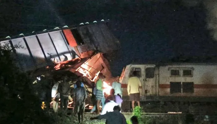title Mysuru-Darbhanga Express Mysuru-Darbhanga Express Derails