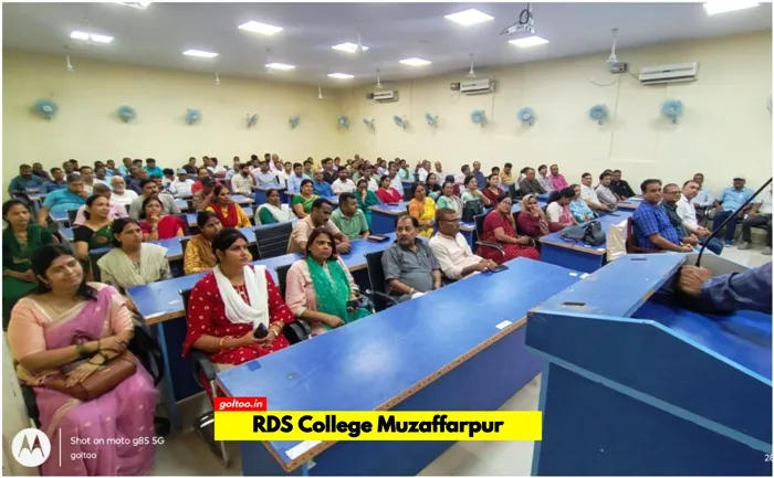 title RDS College RDS College में स्टाफ काउंसिल की बैठक : महाविद्यालय कुल गीत की रचना होगी: प्राचार्य डॉ शशि भूषण