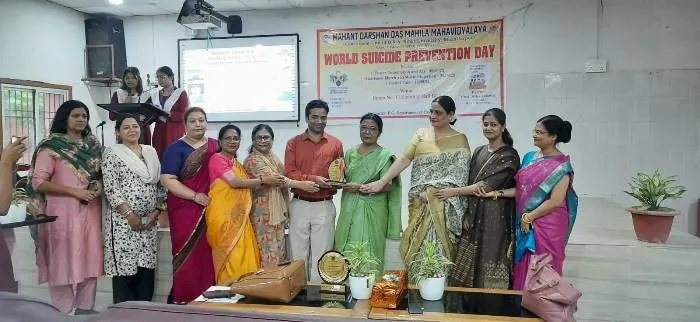 MDDM College में आत्महत्या रोकथाम पर व्याख्यान