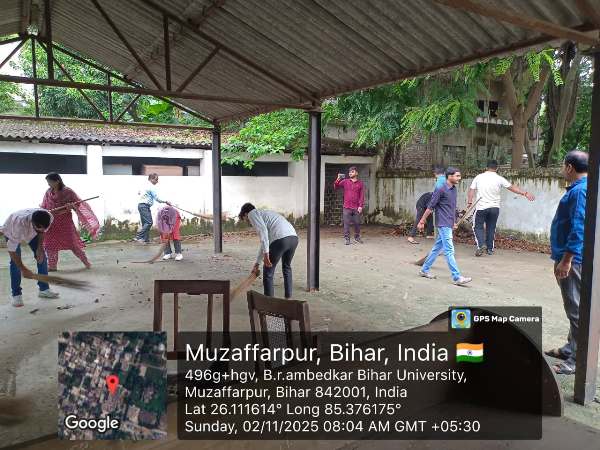 B.R.A. Bihar University में चला स्वच्छता अभियान