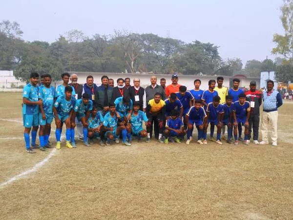 Chaturbhuj Memorial Football प्रतियोगिता में इलेवन स्टार एथलेटिक क्लब जबलपुर ने स्पोर्टिंग क्लब चक्रधरपुर को 4–1 से हराया