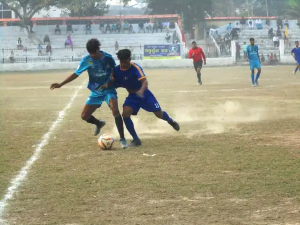 Chaturbhuj Memorial Football प्रतियोगिता में इलेवन स्टार एथलेटिक क्लब जबलपुर ने स्पोर्टिंग क्लब चक्रधरपुर को 4–1 से हराया