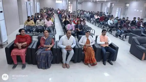 RDS College संगोष्ठी “ऑनलाइन शिक्षा और शिक्षक-विद्यार्थी संबंध” पर 