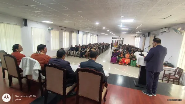 BRA Bihar University में पीजी अंग्रेजी विभाग में विदाई समारोह एवं नये विभागाध्यक्ष का पदभार ग्रहण, सीनेट हॉल में सम्मान समारोह