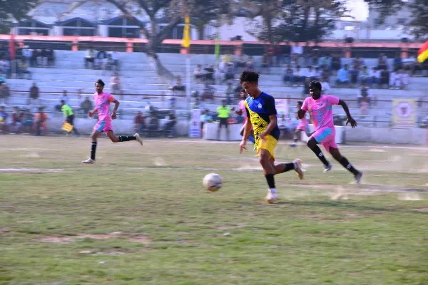 Lalit Vijay Memorial Football Tournament : सिवान ने मुजफ्फरपुर को हराकर फाइनल में बनाई जगह