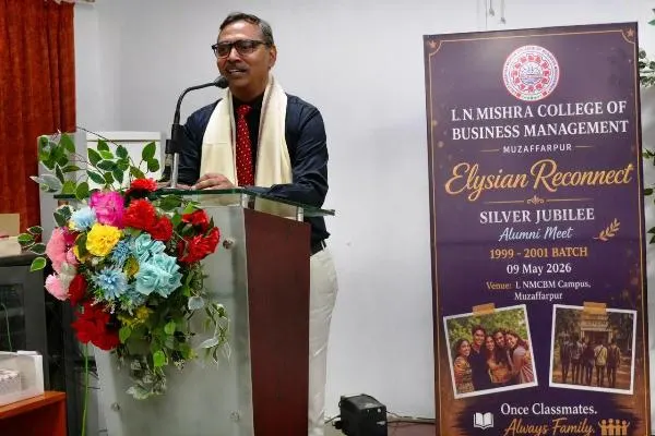 निदेशक डॉ. मनीष कुमार
