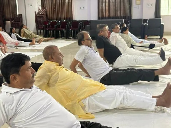 एसकेजे लॉ कॉलेज में International Yoga Day 