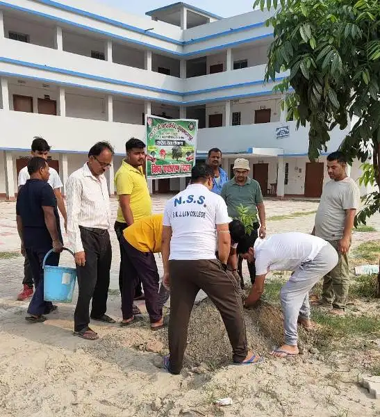 विश्व पर्यावरण दिवस पर SKJ Law college में वृक्षारोपण व संगोष्ठी