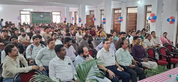 Dr RMLS College में ओरिएंटेशन कार्यक्रम