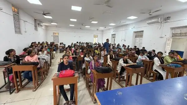 title RDS College RDS College में वाणिज्य विभाग द्वारा इंटर्नशिप अवेयरनेस प्रोग्राम आयोजित
