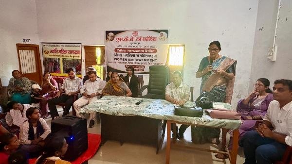 SKJ Law College द्वारा महिला सशक्तिकरण पर ग्राम जागरूकता कार्यक्रम