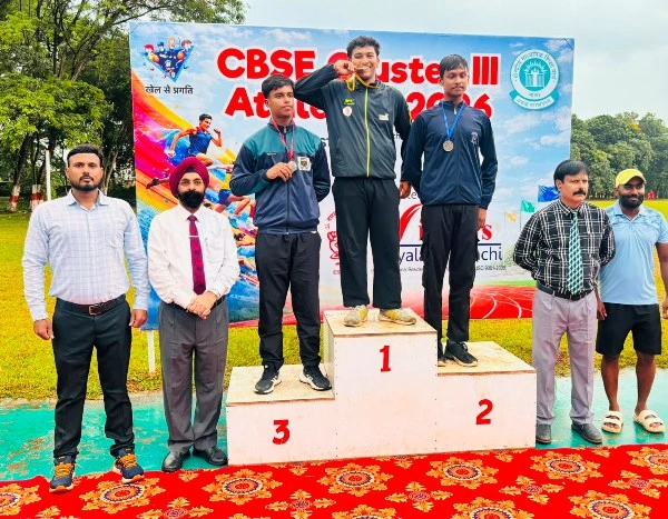 Muzaffarpur के युवा एथलीट आरव चौधरी ने CBSE क्लस्टर एथलेटिक्स में जीता गोल्ड